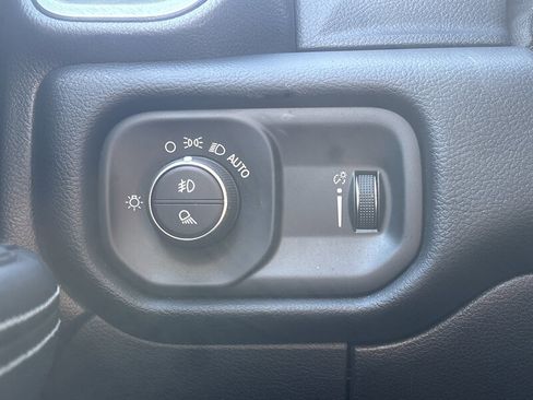 Used 2024 RAM 2500 Big Horn w/ Bed Utility Group image 32