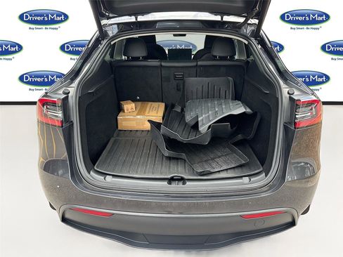 Used 2024 Tesla Model Y 2WD image 26