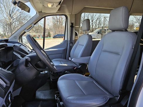 Used 2018 Ford Transit 350 XL image 19
