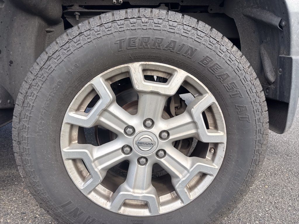 Used 2017 Nissan Titan SL AWD/4WD image 14