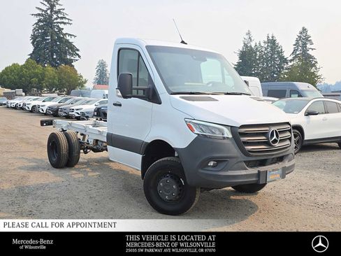 Used 2024 Mercedes-Benz Sprinter 3500 image 1