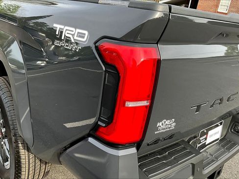 Used 2024 Toyota Tacoma TRD Sport w/ TRD Sport Upgrade Package image 28