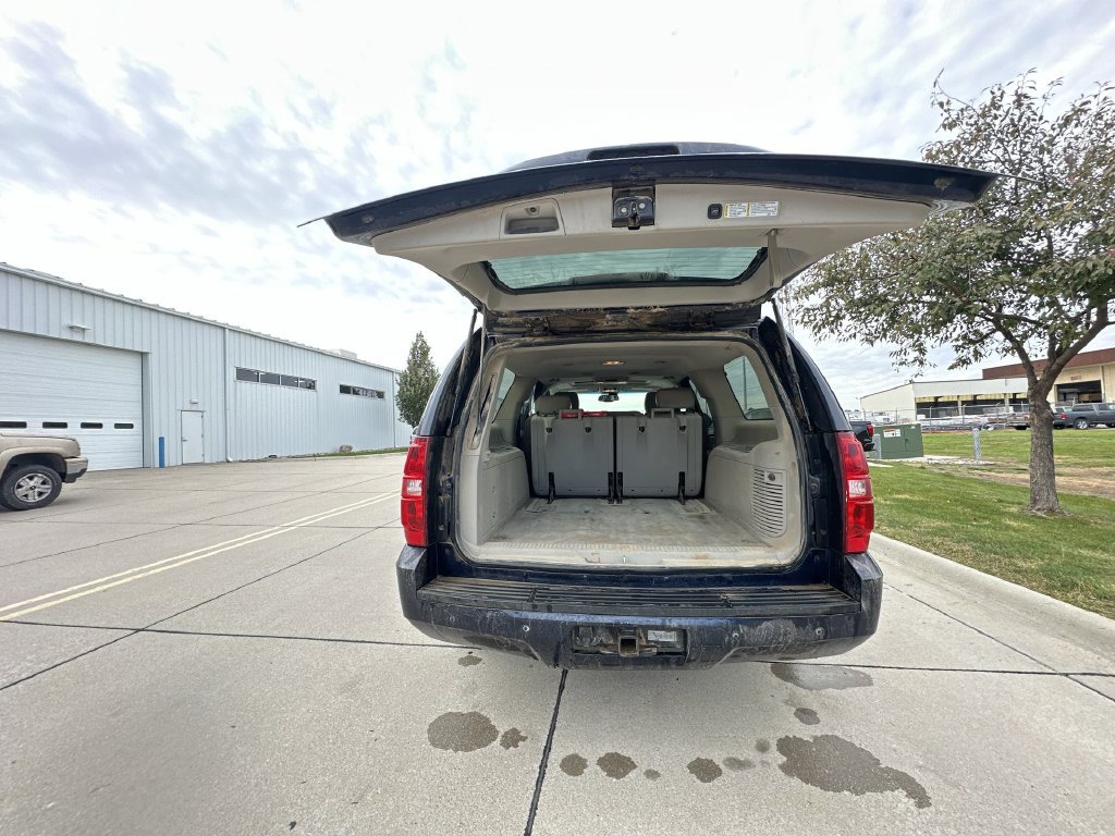 Used 2007 Chevrolet Suburban LTZ w/ LTZ Preferred Equipment Group AWD/4WD image 27