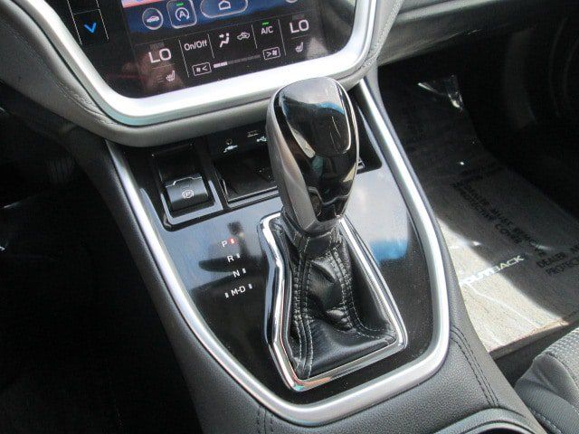 Used 2022 Subaru Outback Premium AWD/4WD image 17
