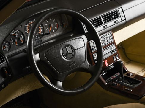 Used 1993 Mercedes-Benz 500 SL image 4