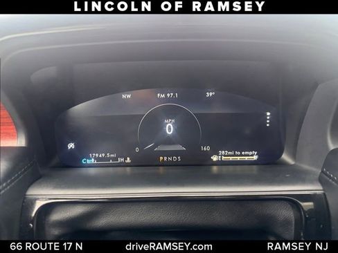 Used 2023 Lincoln Nautilus Reserve image 14