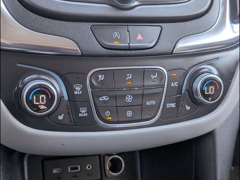 Used 2023 Chevrolet Equinox LT w/ Driver Convenience Package AWD/4WD image 16