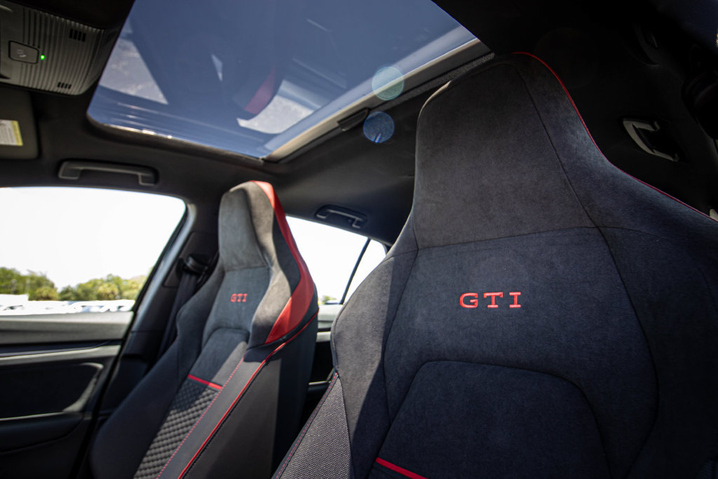 New 2026 Volkswagen GTI SE FWD image 51