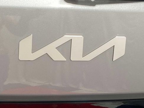 Used 2025 Kia Soul LX w/ LX Technology Package FWD image 9