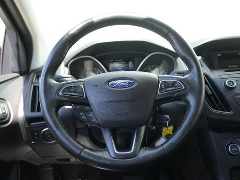 Used 2017 Ford Focus SE FWD image 43