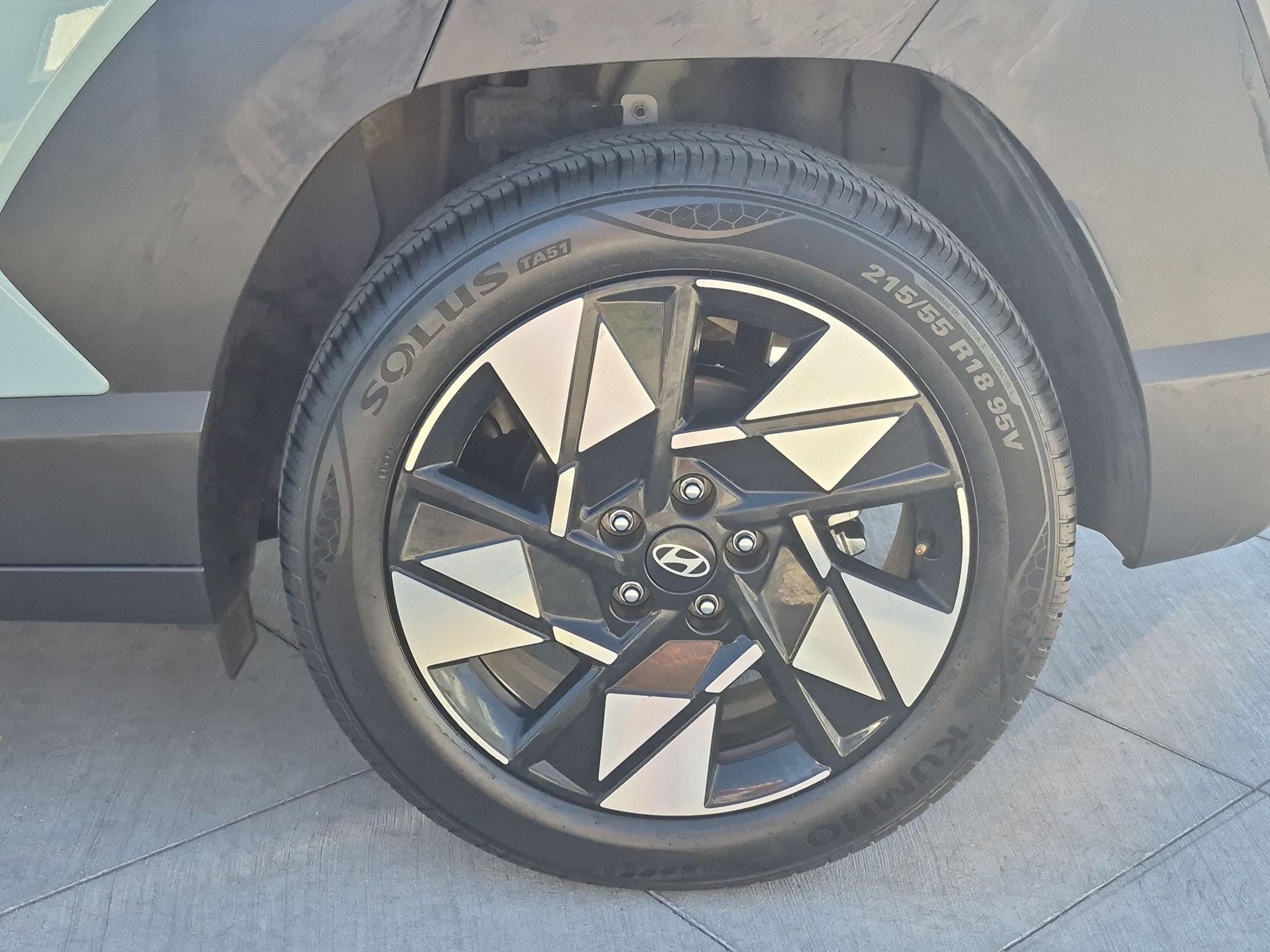 Used 2025 Hyundai Kona SEL FWD image 12