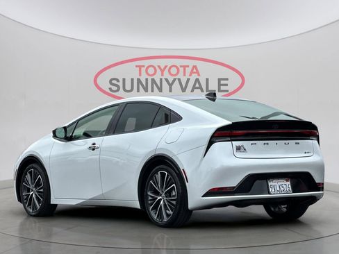 Used 2026 Toyota Prius XLE image 7