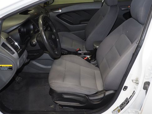 Used 2017 Kia Forte LX image 6