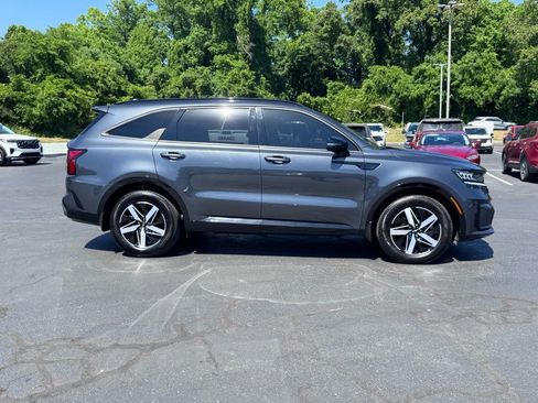 Used 2022 Kia Sorento S FWD image 4