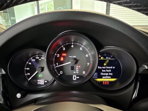 Certified 2026 Porsche Macan AWD/4WD image 31