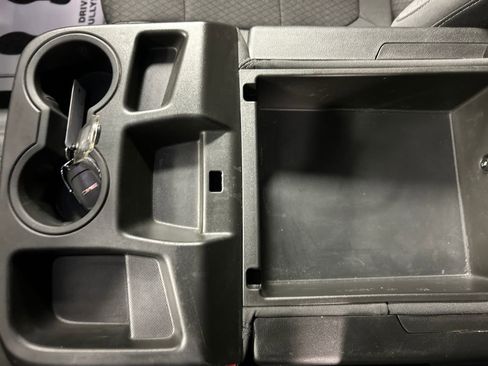 Used 2023 GMC Sierra 2500 SLE w/ SLE Value Package; image 21