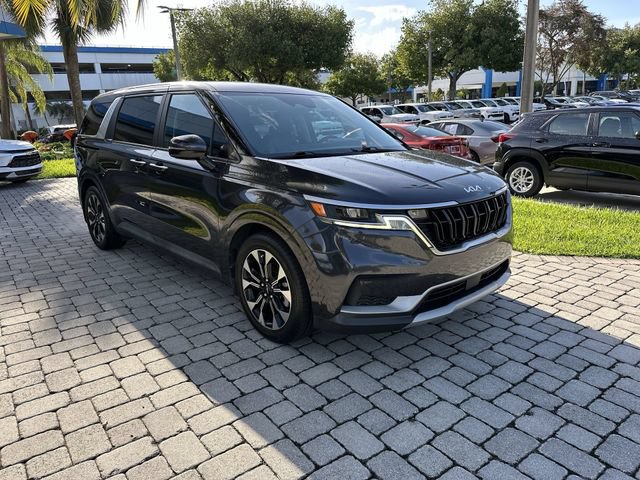 Used 2023 Kia Carnival EX w/ Paint Protection Package FWD image 17