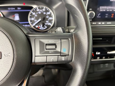 Used 2024 Nissan Rogue SV FWD image 29