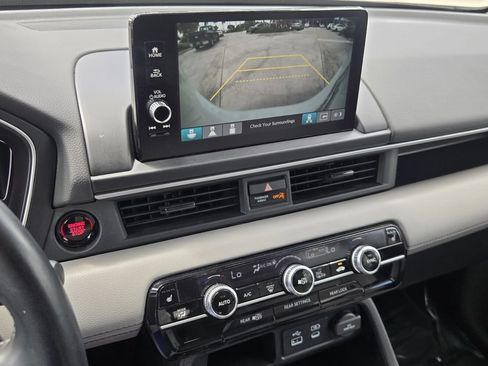 Certified 2025 Honda Pilot Touring image 21