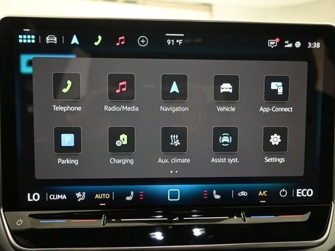 Used 2024 Volkswagen ID.4 Pro RWD image 8