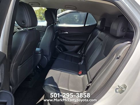 Used 2020 Buick Encore GX Essence FWD image 8