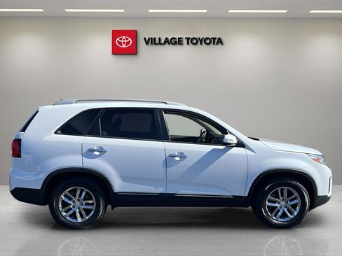 Used 2015 Kia Sorento LX image 6