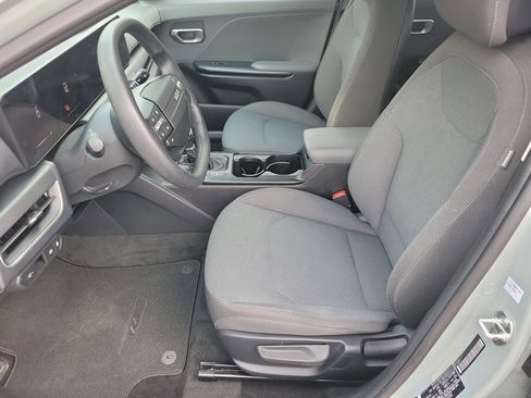 Used 2025 Kia K4 LXS image 4