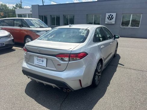 Used 2021 Toyota Corolla SE w/ SE Premium Package FWD image 4