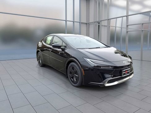 New 2026 Toyota Prius Plug-In Hybrid image 5