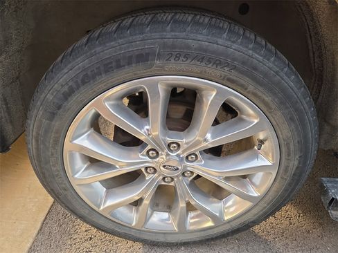 Used 2019 Ford Expedition Limited w/ Equipment Group 302A image 5