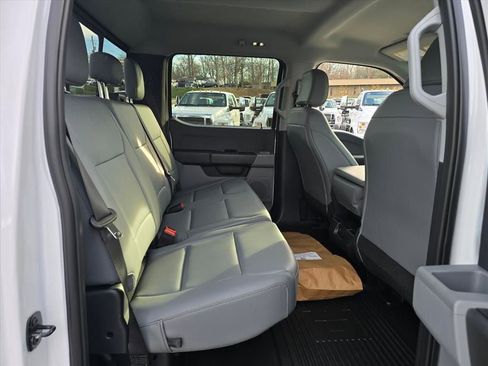 New 2026 Ford F450 XL w/ XL Chrome Package image 9