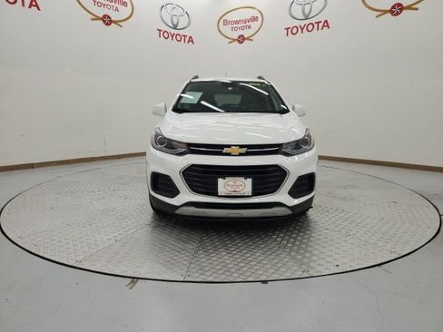 Used 2019 Chevrolet Trax LT w/ LT Convenience Package FWD image 4