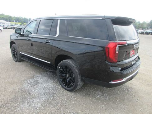 New 2026 GMC Yukon XL Elevation w/ Elevation Premium Package AWD/4WD image 6