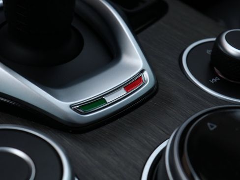 Used 2020 Alfa Romeo Stelvio Ti w/ Active Blind Spot Package image 34