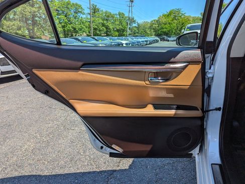 Used 2017 Lexus ES 350 w/ Premium Package FWD image 41