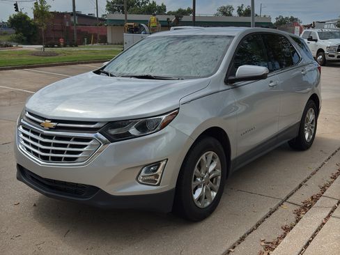 Used 2018 Chevrolet Equinox LT FWD image 4