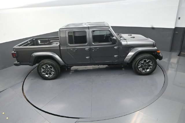 New 2026 Jeep Gladiator Sport AWD/4WD image 17