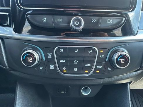 Used 2023 Chevrolet Traverse LT AWD/4WD image 33