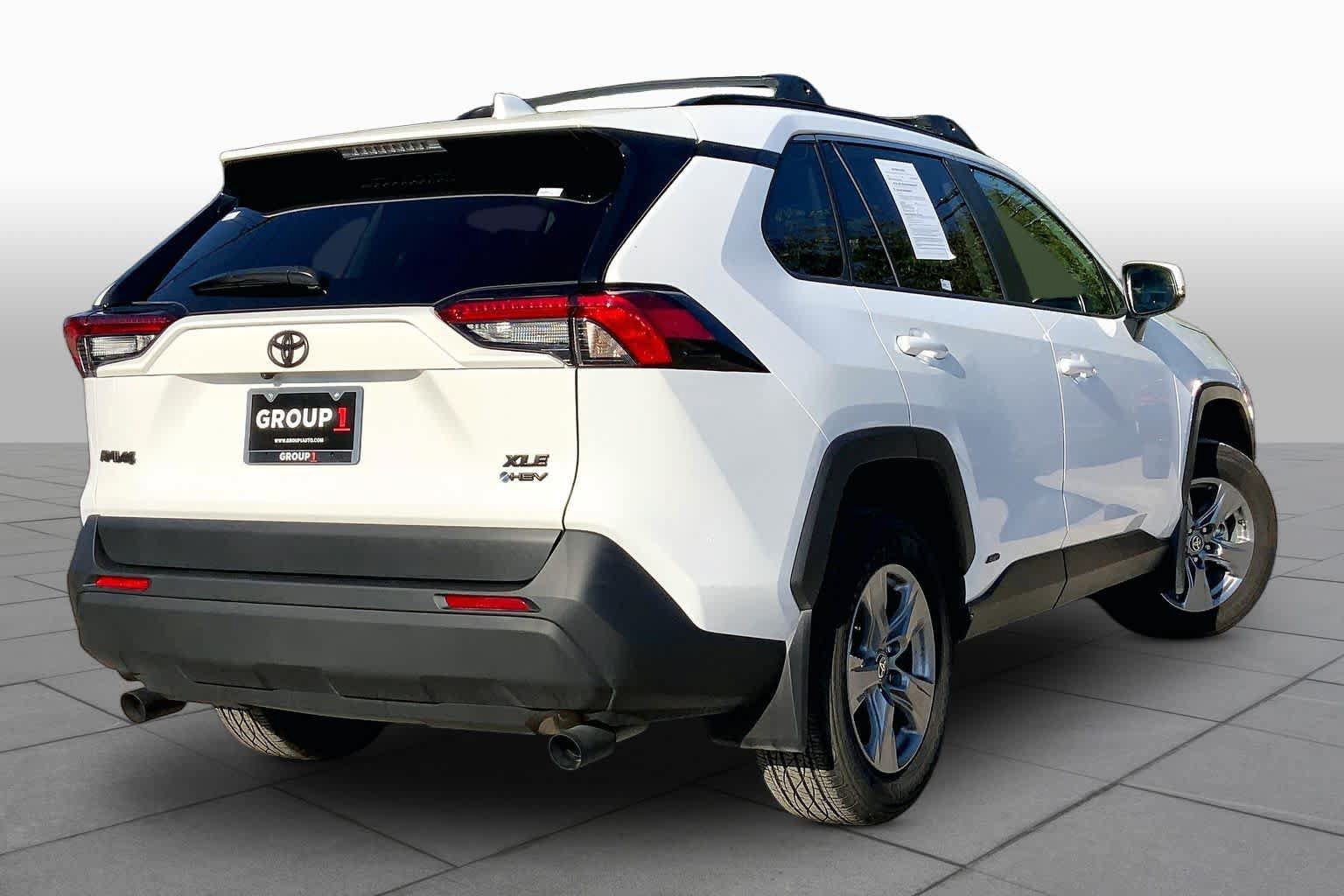 Used 2025 Toyota RAV4 XLE w/ Convenience Package AWD/4WD image 11