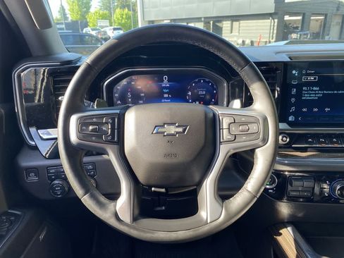 Used 2024 Chevrolet Silverado 1500 LT Trail Boss w/ LT Trail Boss Premium Package AWD/4WD image 19