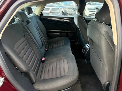 Used 2018 Ford Fusion SE w/ Fusion SE Technology Package FWD image 18