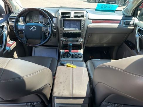 Used 2017 Lexus GX 460 Luxury AWD/4WD image 26