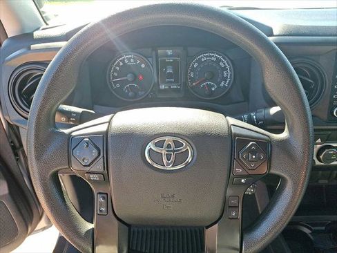 Certified 2022 Toyota Tacoma SR image 18