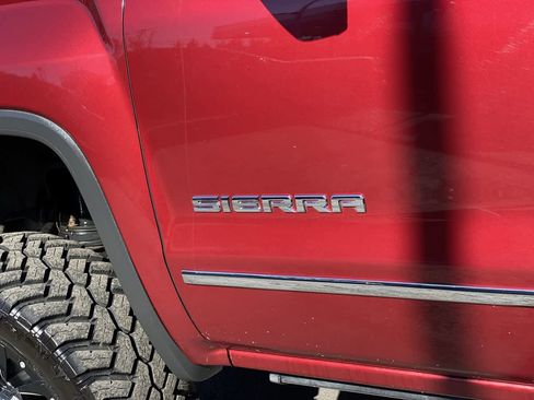 Used 2018 GMC Sierra 1500 SLT AWD/4WD image 10