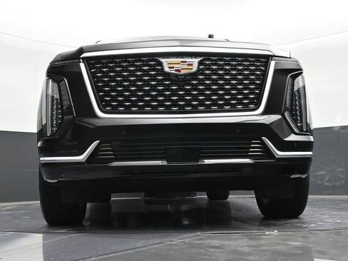 Certified 2025 Cadillac Escalade ESV Luxury RWD image 27