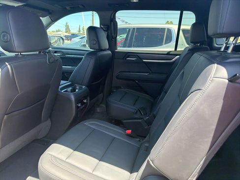 Used 2024 GMC Acadia Elevation w/ Luxury Package FWD image 6