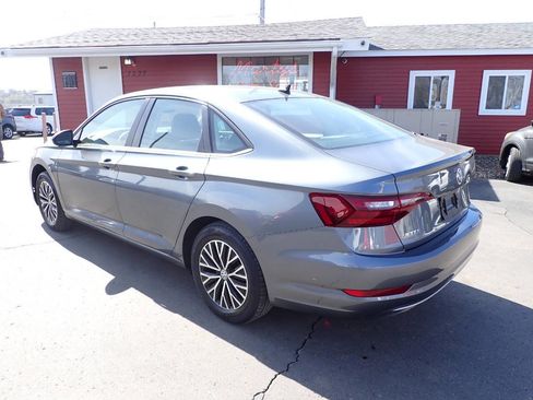 Used 2020 Volkswagen Jetta SE image 4