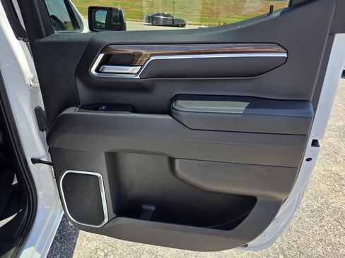 Used 2023 Chevrolet Silverado 1500 LT AWD/4WD image 13