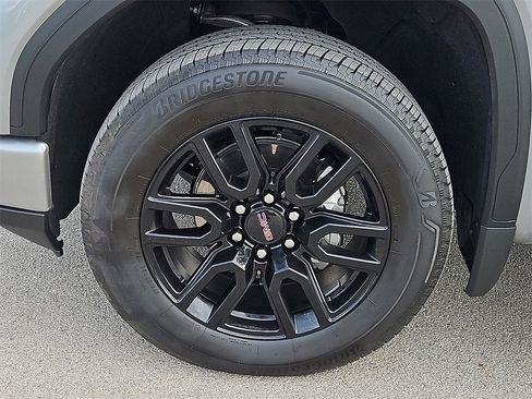 Used 2025 GMC Sierra 1500 Elevation image 13