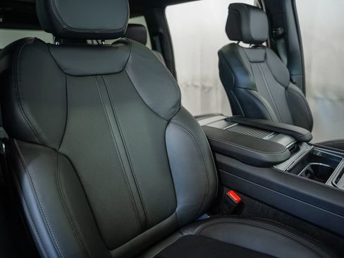 New 2026 Jeep Grand Wagoneer L 4WD image 39